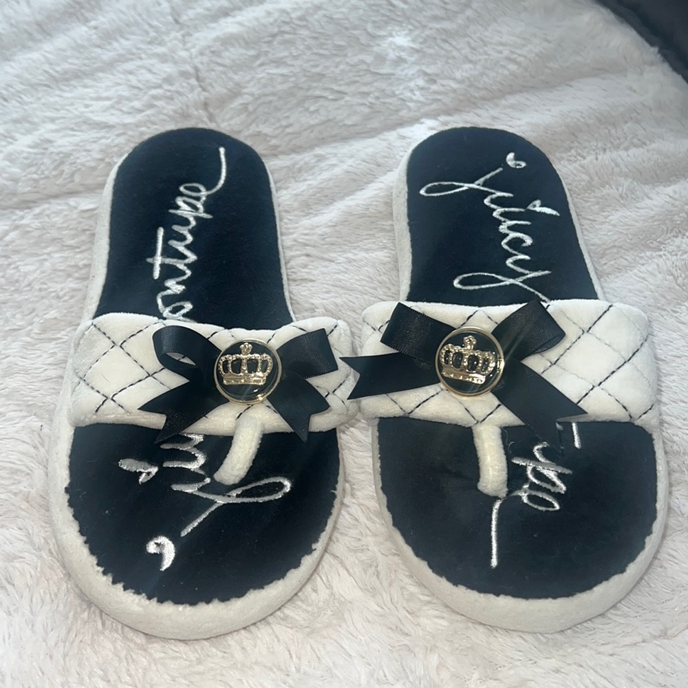 Juicy Couture soft plush thong slippers